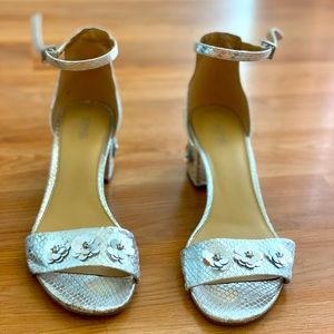 Michael Kors  silver sandals.RARE FIND.Leather.size 10